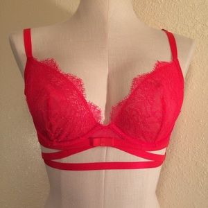 Victoria’s Secret Cage Back Bra 34B